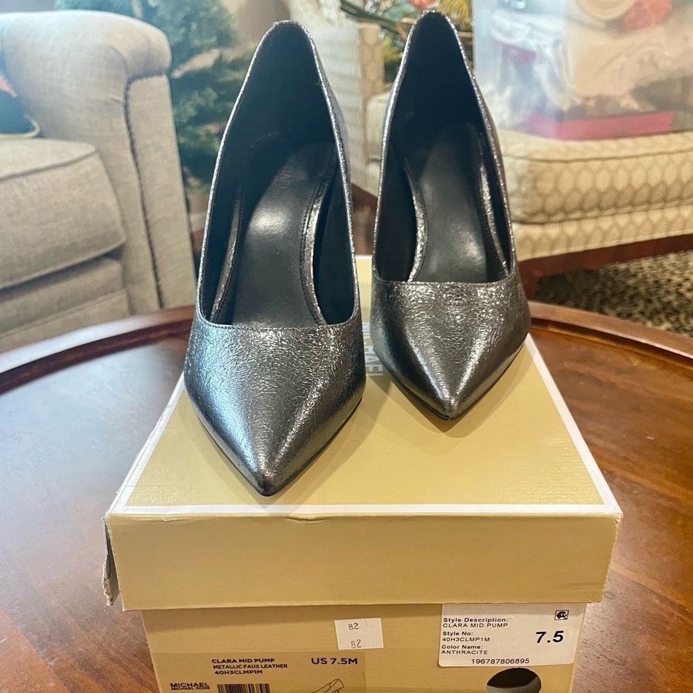 Michael Kors Clara Heels - Picture 4 of 7